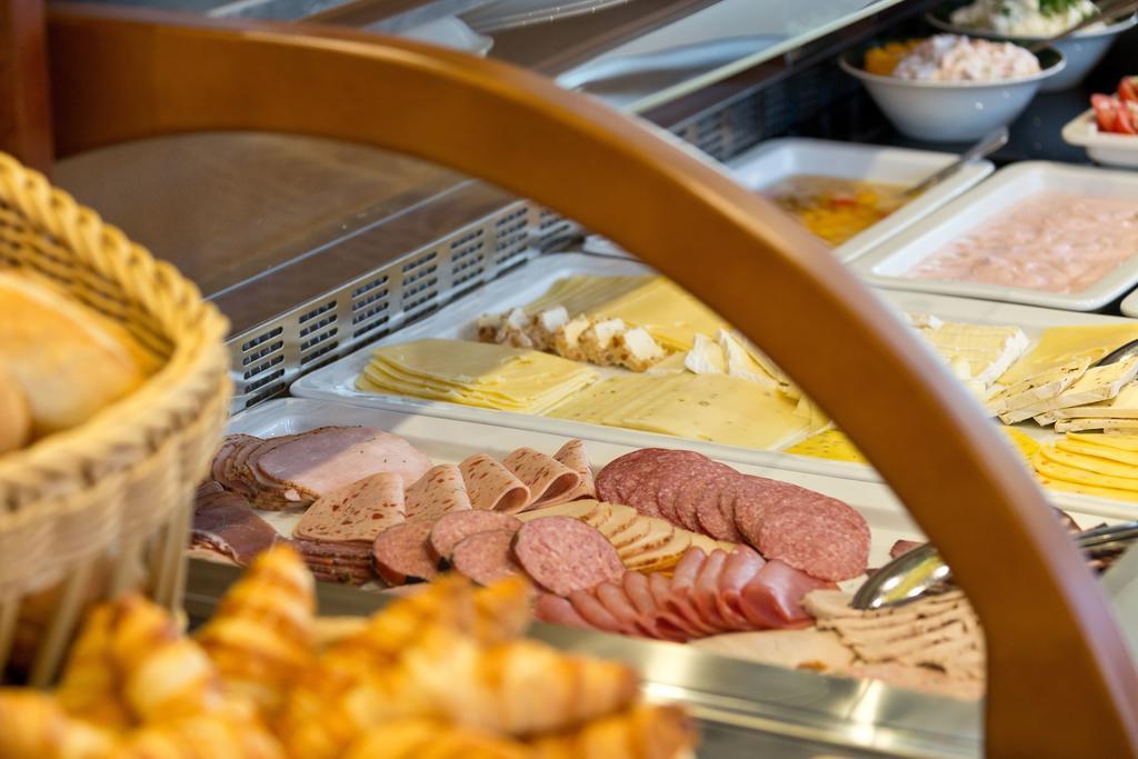 Hotel Fuer Dich Waren  Zewnętrze zdjęcie
